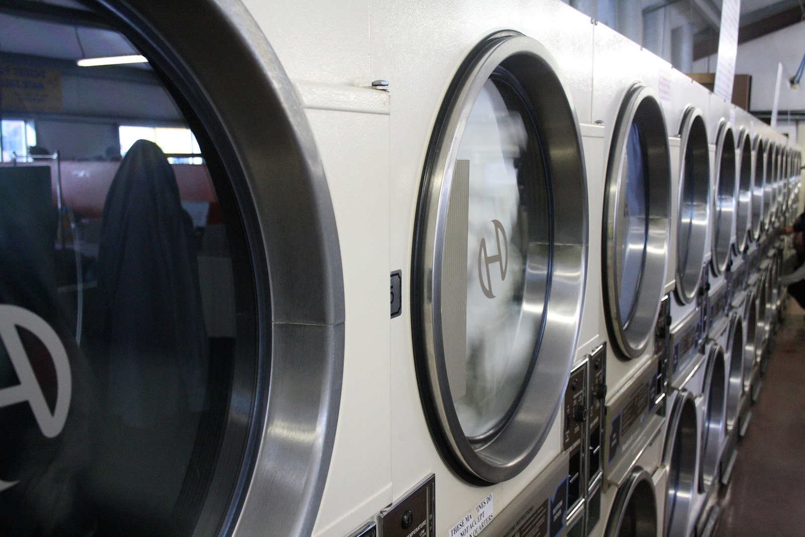 We’ll Wash Laundromat in Laredo